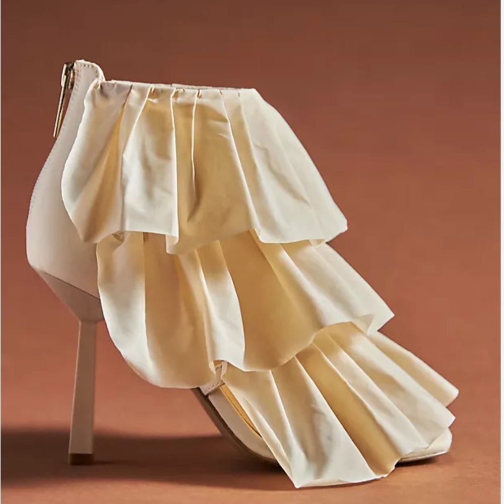Cecilia/ Anthropology Ruffled Heels Sz 8
